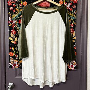 Modcloth - Au fond Crushed velvet Baseball Tee Green/Cream- 2X